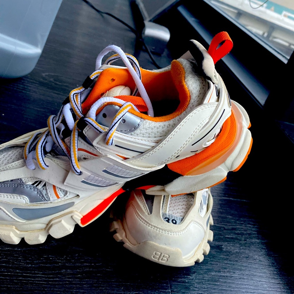 Balenciaga size 8 in women 2 layer sneaker orange and cream